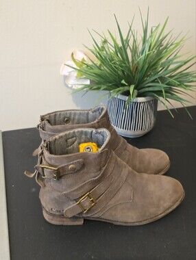 Caterpillar Booties with Zipper and Buckle Sz 6.5